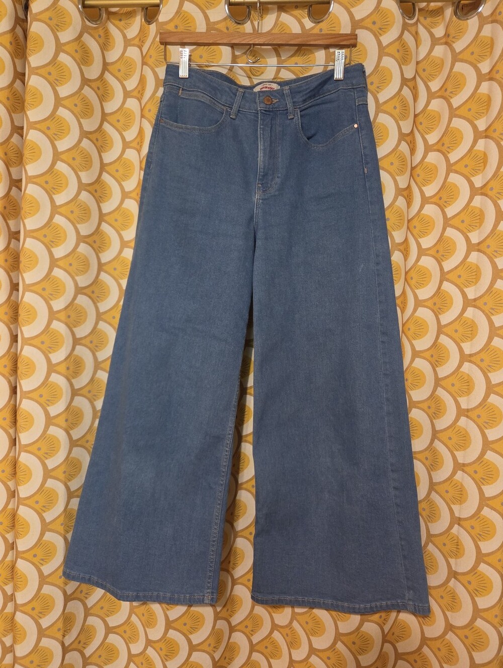 Wrangler High Rise A-line Crop 30